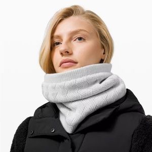 Lululemon athletica fleece lined knit scarf